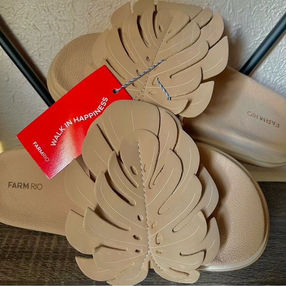 FARM RIO Monstera Leaf Anatomical Slide Sandals in Almond - Picture 6 of 8